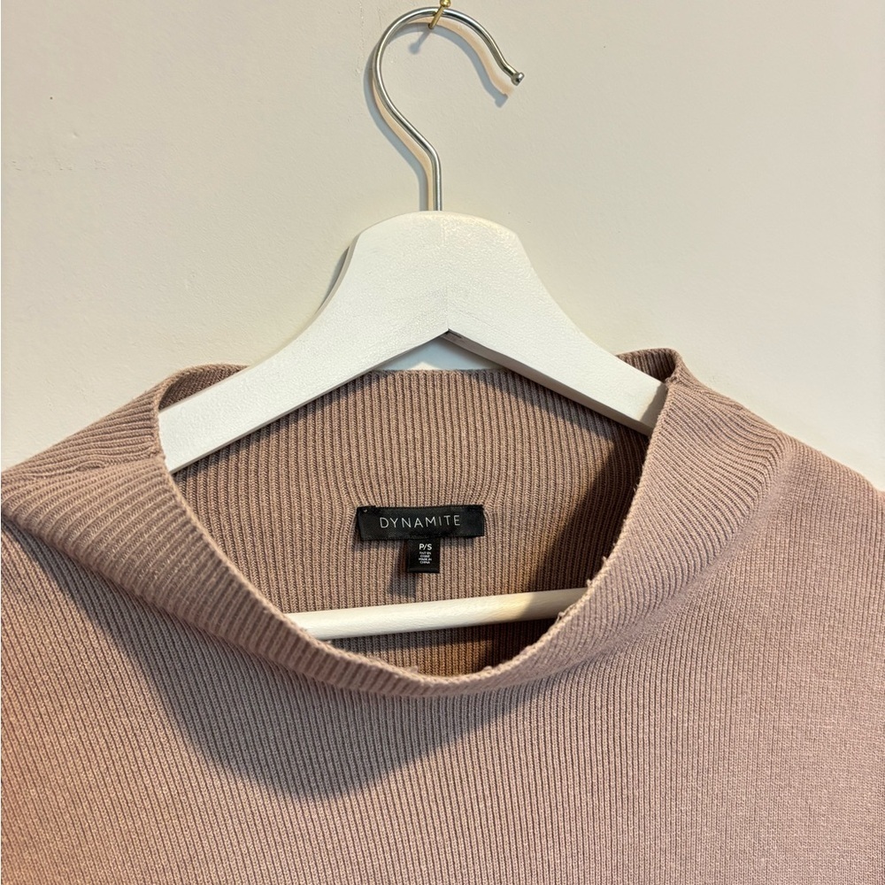 🔸Dynamite Mock Neck Sweater - Picture 4 of 5
